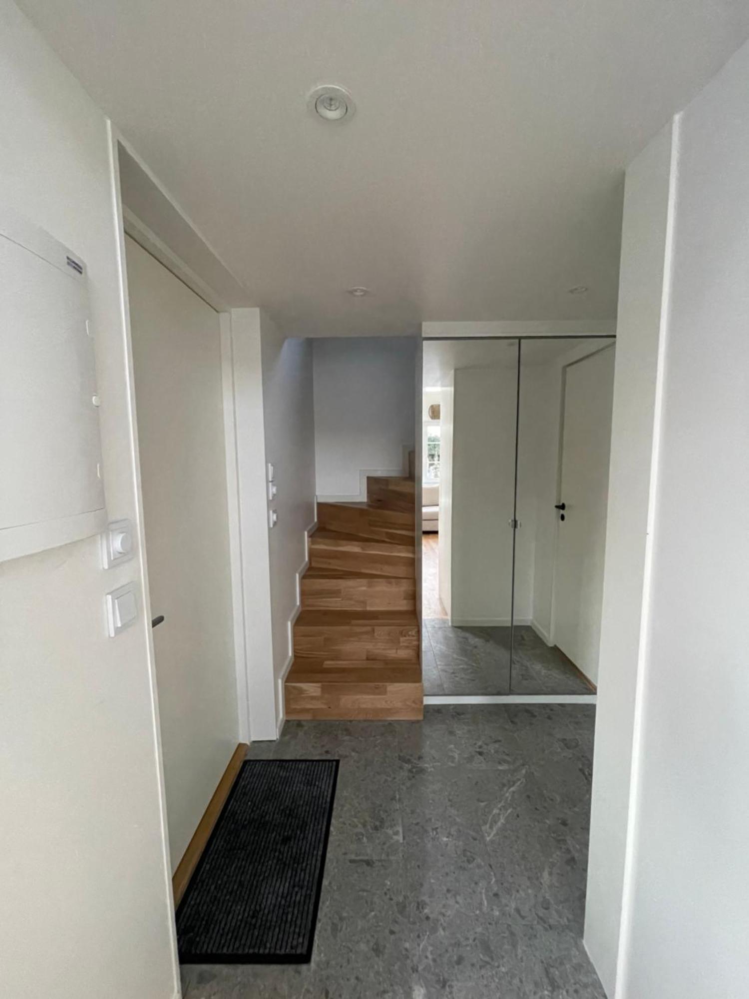 Ett Nytt Fraesch Hus Utanfoer Stockholm Naera Arlanda Villa Rosersberg Luaran gambar